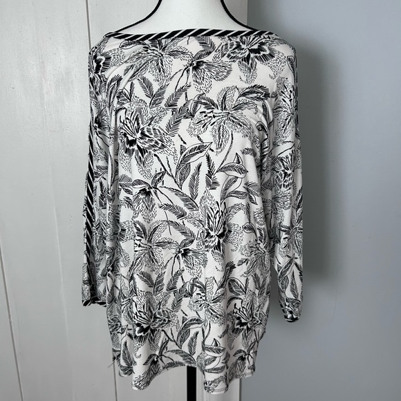 Chico's Black & White Floral Boatneck Long Sleeve Top - Picture 2 of 8
